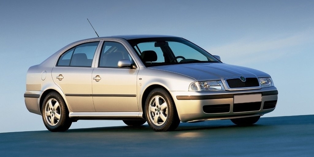 Автошторки для Skoda Octavia 1G Хетчбэк 5D  (1996 - 2010) A4 Со стоп-сигналом на заднем окне (Tour)