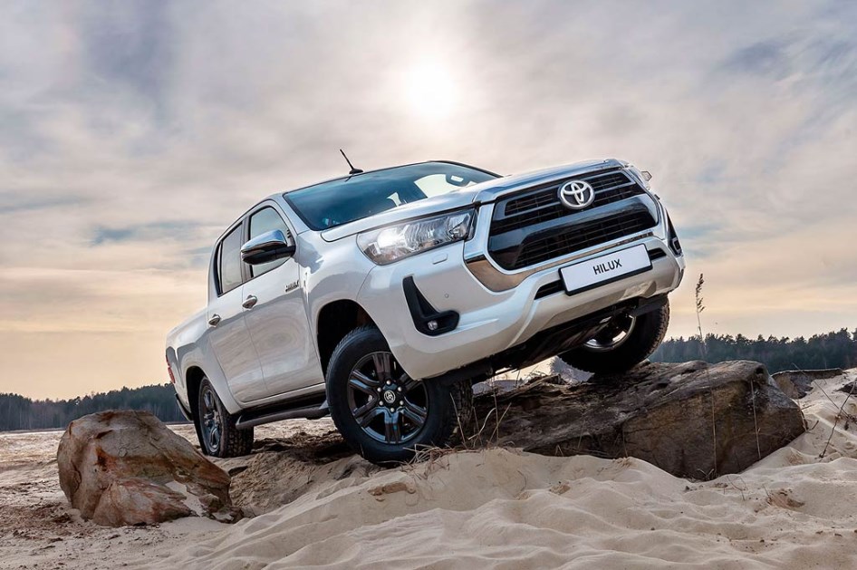 Автошторки для Toyota Hilux 8G Пикап 4D  (2020 - н.в.) Рестайлинг