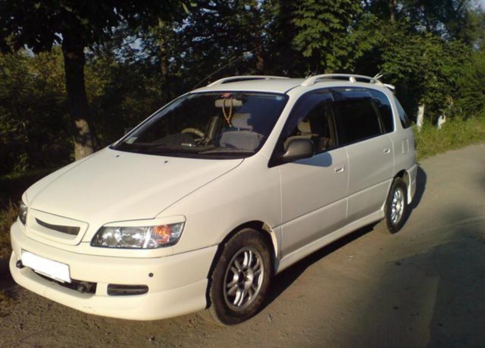 Автошторки для Toyota Ipsum 1G Минивэн 5D  (1996 - 2001)