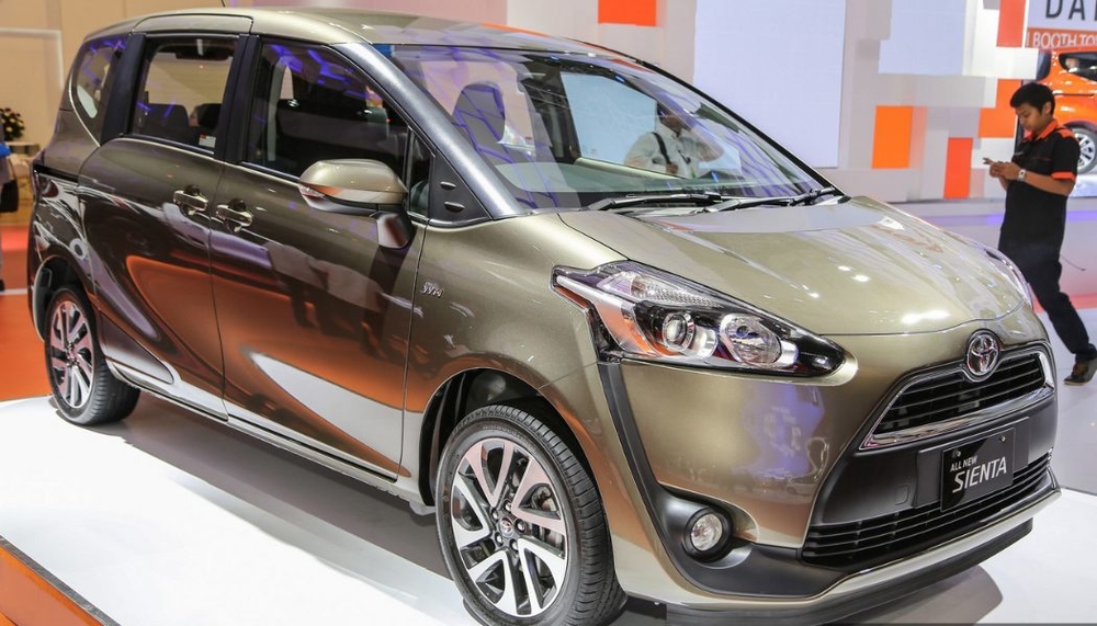 Автошторки для Toyota Sienta 2G Компактвэн 5D  (2015 - н.в.) XP170