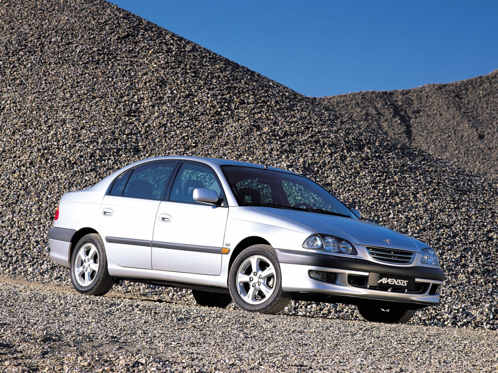 Автошторки для Toyota Avensis 1G Седан 4D  (1997 - 2002) T220