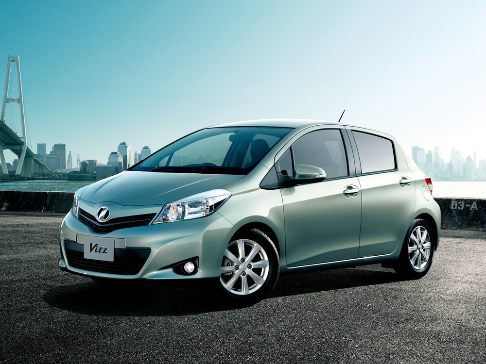 Автошторки для Toyota Vitz 3G Хетчбэк 5D  (2010 - н.в.) P130
