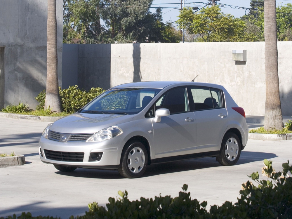 Автошторки для Nissan Versa Хетчбэк 5D  (2007 - 2009) С11