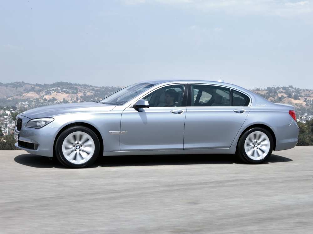 Автошторки для BMW 7er 5G Седан 4D  (2009 - 2012) F04 есть штатные шторки