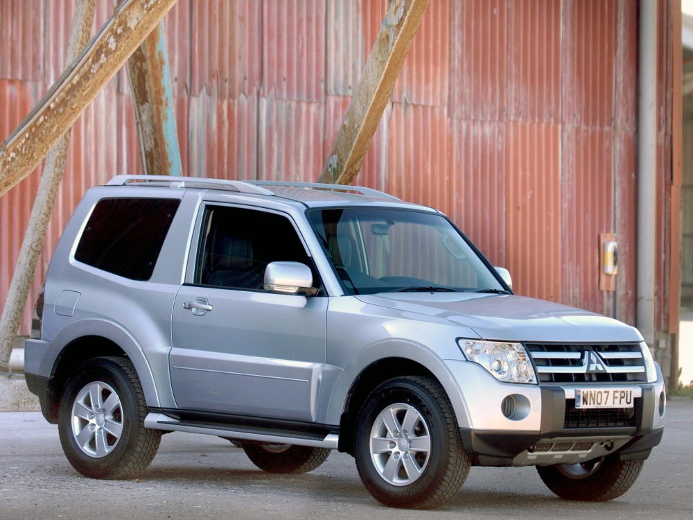 Автошторки для Mitsubishi Shogun 4G Внедорожник 3D  (2006 - н.в.)